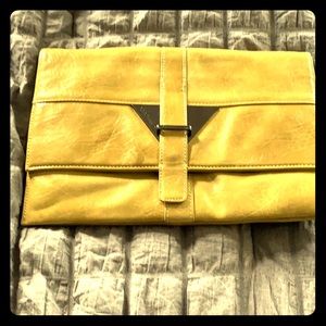 BCBG generation clutch
